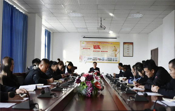 提升工作標(biāo)準(zhǔn)主題實(shí)踐活動(dòng)啟動(dòng)會(huì)議會(huì)場(chǎng)_副本.jpg